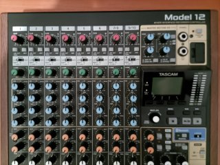 Tascam Model 12 Mixer/Interfaccia come nuova+scatola