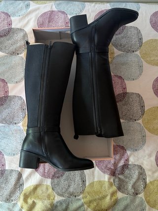 Botas altas negras de tacón