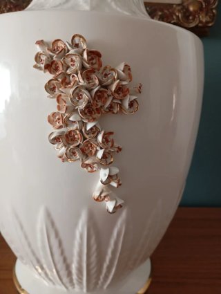 PIÉ DE LAMPARA EN PORCELANA