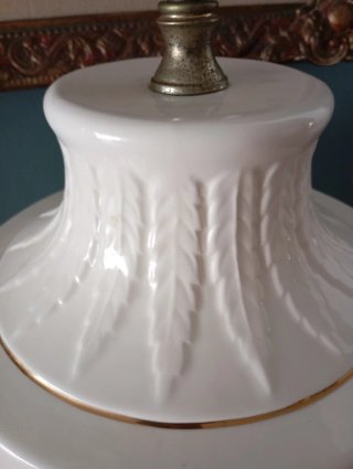 PIÉ DE LAMPARA EN PORCELANA