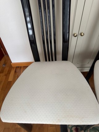 Juego de 4 sillas de madera maciza