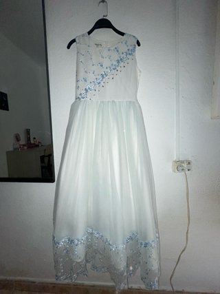 Vestido de fiesta blanco y azul