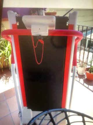 Cinta andadora plegable con pantalla