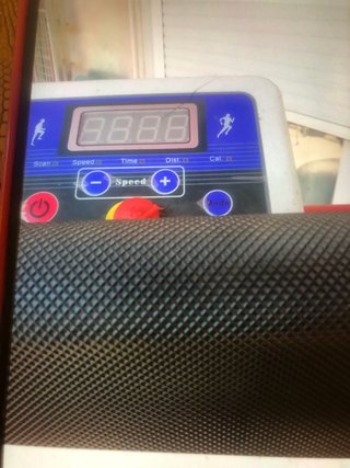 Cinta andadora plegable con pantalla