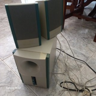 Sistema de parlantes 2.1 vintage para PC