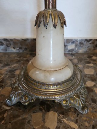 Elegante Lámpara de Pie Vintage Clásica
