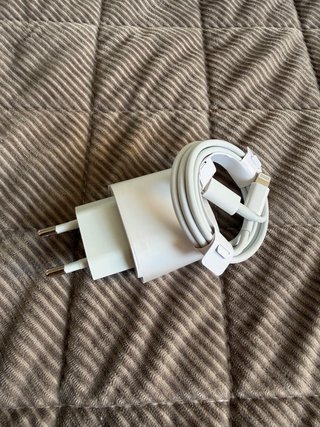 Cargador y Cable USB Blanco