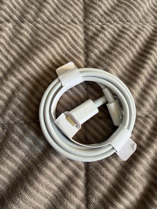Cargador y Cable USB Blanco