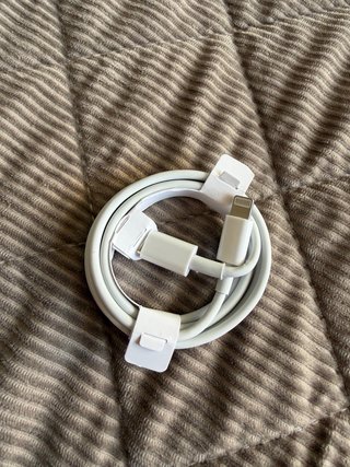 Cargador y Cable USB Blanco