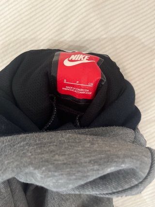 Sudadera Nike Gris con Pasamontañas