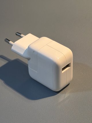 iPhone 6s, AirPods, Cables y Cargador