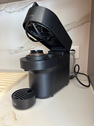 Cafetera Nespresso Vertuo Negra