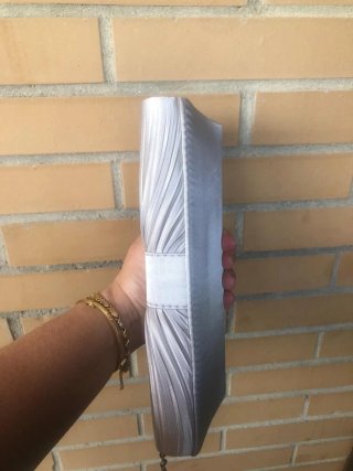 Bolso de fiesta gris con pedrería