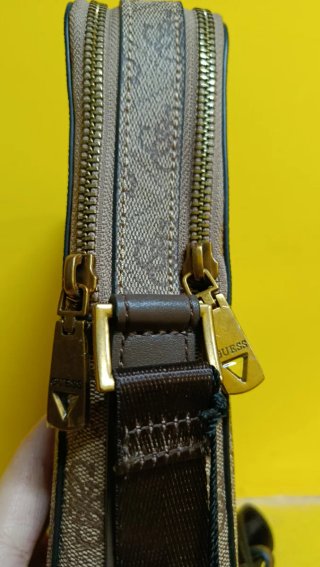 Bandolera Guess Hombre Beige/Marrón Doble Cierre