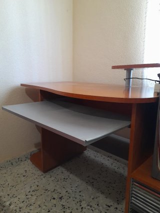 Escritorio y mesa para ordenador