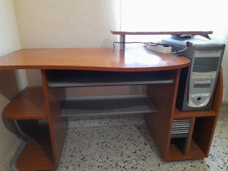 Escritorio y mesa para ordenador