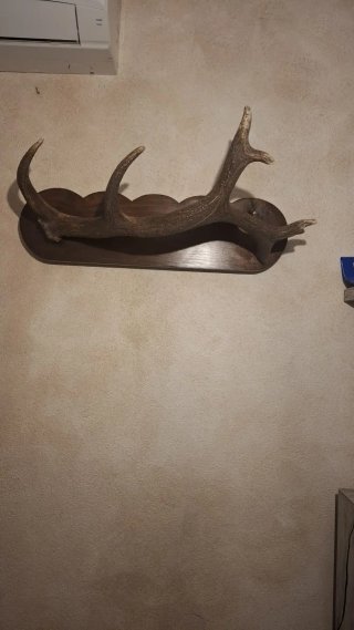 Colgador de madera hecho a mano