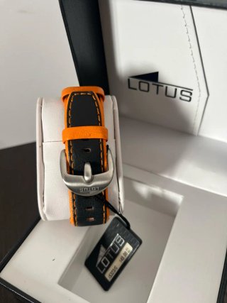 Reloj Lotus Cronógrafo Naranja Negro