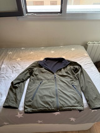 Chaqueta reversible verde forro polar