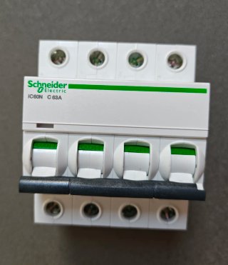 Magnetotermico Schneider 4PX63A