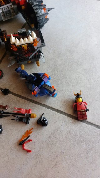 Lego Ninjago: Set Veicoli e Personaggi