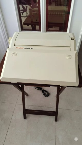 Máquina de escribir electrónica Olympíette MD