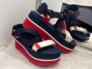 Sandalias Tommy Hilfiger T.37