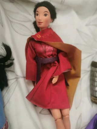 Muñeca Mulan con accesorios