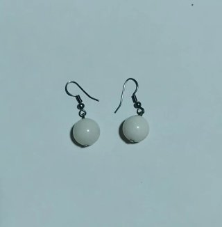 Pendientes de piedra natural bola blanca
