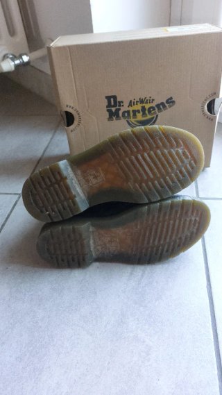 Dr. Martens 35