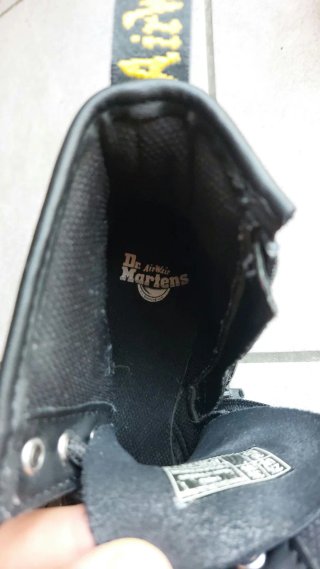 Dr. Martens 35