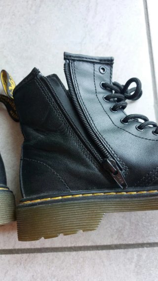 Dr. Martens 35