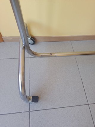 Burro perchero metálico como nuevo tengo cantidad