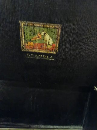 Gramófono Portátil Voz de Su Amo 1920s