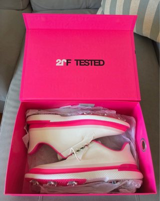 Zapatos de golf G/FORE blancos y rosas