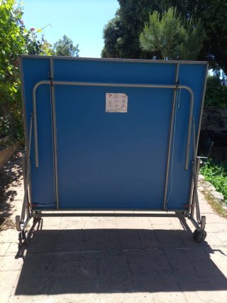 Mesa de ping pong azul