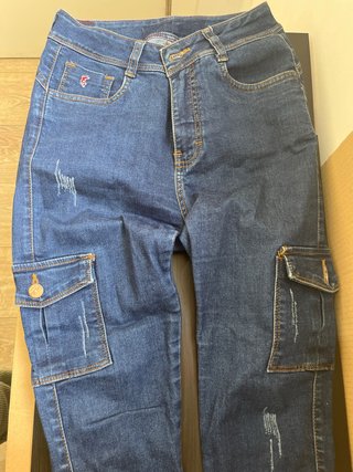 Prendas variadas en talla M para mujer y accesorio
