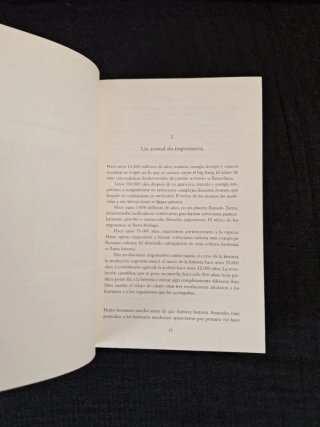 Yuval Noah Harari. Sapiens. De animales a dioses