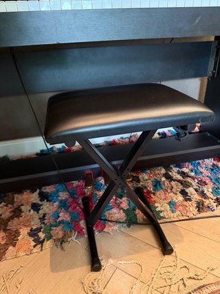 Piano Digital Yamaha Clavinova modelo CLP-411