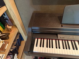 Piano Digital Yamaha Clavinova modelo CLP-411