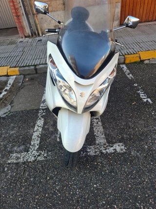 Suzuki Burgman 400 2011 Blanca