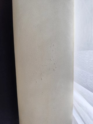 Sofá chaise longue 4 plazas  negro y blanco