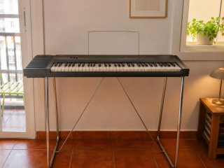 Teclado electrónico con soporte