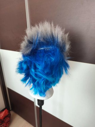 Peluca Punk varios tonos de azul y puntas en gris