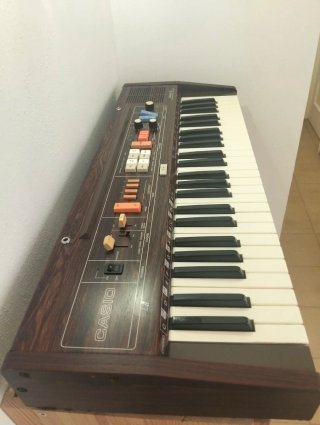 Casio CT-403 Casiotone Sintetizador 49 Teclas