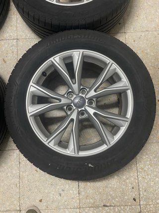 Llantas Audi Originales con Neumáticos Bridgestone