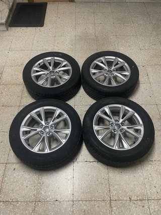 Llantas Audi Originales con Neumáticos Bridgestone