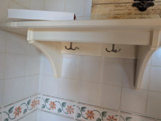 Mensole da cucina in legno con ganci