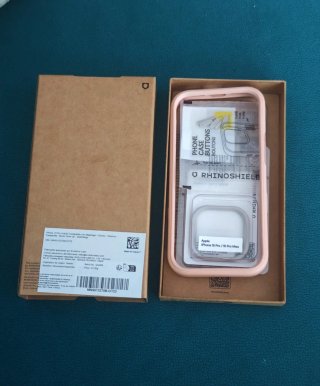 Funda Rhinoshield iPhone 16 Pro rosa