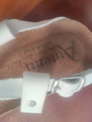 Sandalias blancas de tiras cruzadas